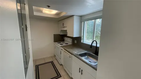 2475 NW 16th St Road Miami FL 33125