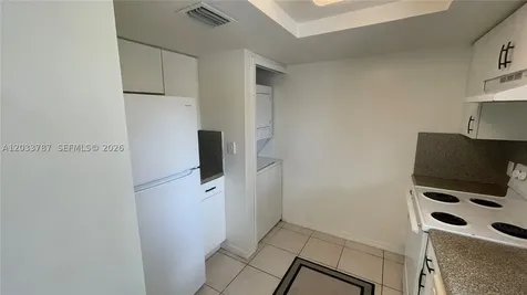 2475 NW 16th St Road Miami FL 33125