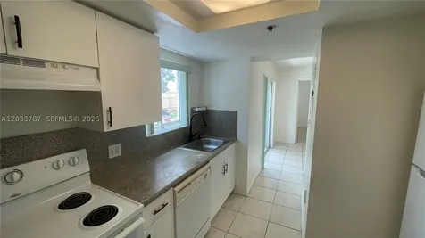 2475 NW 16th St Road Miami FL 33125