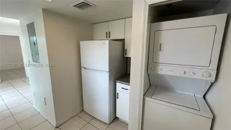 2475 NW 16th St Road Miami FL 33125