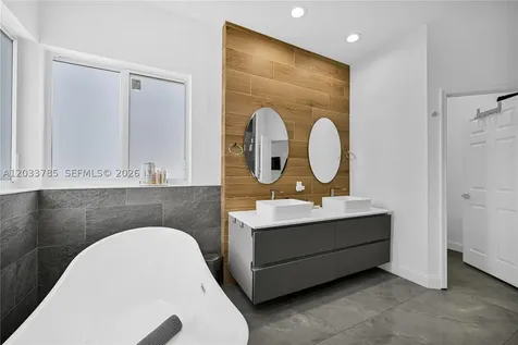 11137 NW 72nd Terrace Doral FL 33178
