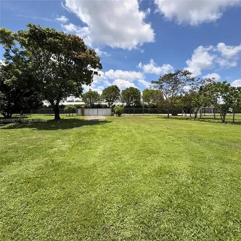 21060 SW 213th Ave, Road Unincorporated Dade FL 33187