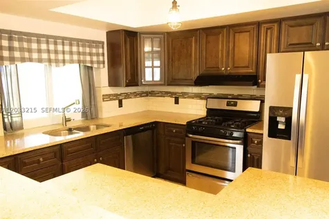9880 NW 24th Place Sunrise FL 33322