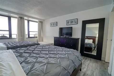 5225 Collins Avenue Miami Beach FL 33140