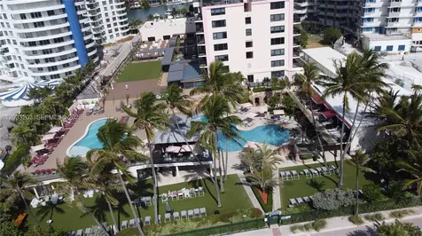 5225 Collins Avenue Miami Beach FL 33140