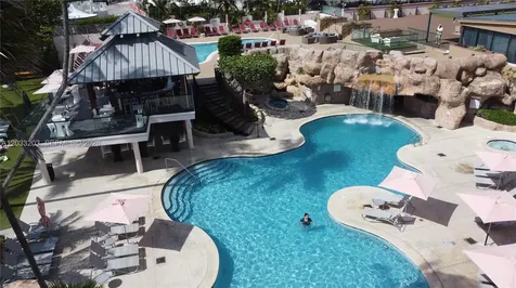 5225 Collins Avenue Miami Beach FL 33140