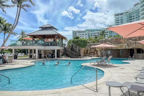 5225 Collins Avenue Miami Beach FL 33140