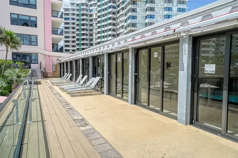 5225 Collins Avenue Miami Beach FL 33140