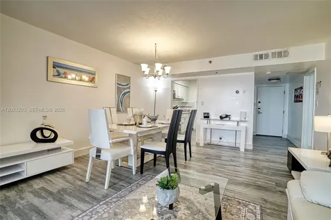 5225 Collins Avenue Miami Beach FL 33140