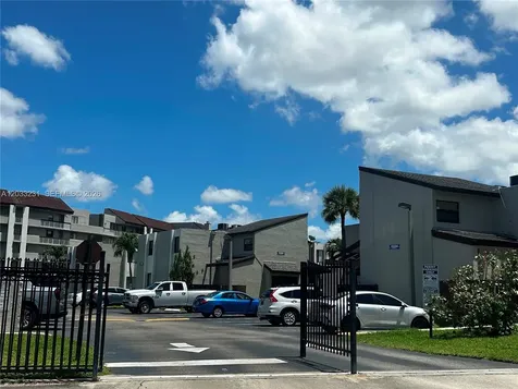 10284 NW 9th St Circle Miami FL 33172