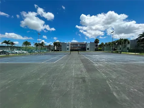 10284 NW 9th St Circle Miami FL 33172