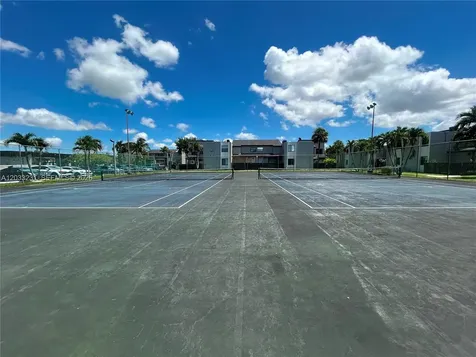 10284 NW 9th St Circle Miami FL 33172