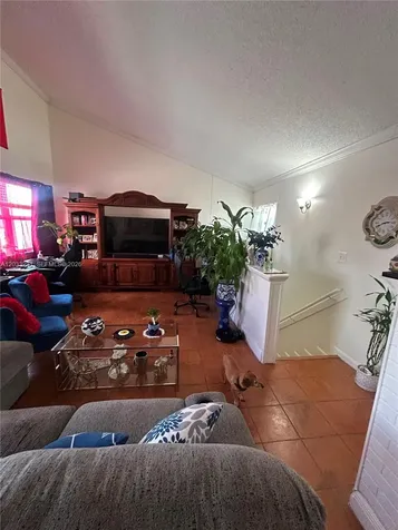 10284 NW 9th St Circle Miami FL 33172