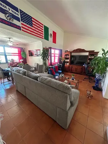 10284 NW 9th St Circle Miami FL 33172