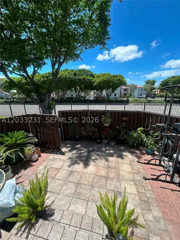 10284 NW 9th St Circle Miami FL 33172