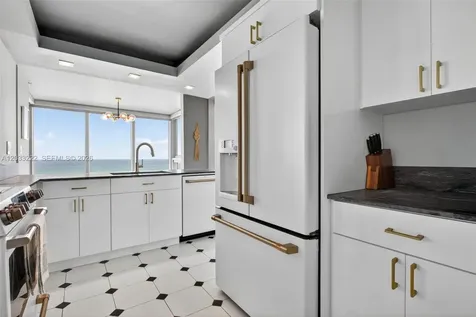 2655 Collins Avenue Miami Beach FL 33140