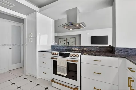 2655 Collins Avenue Miami Beach FL 33140