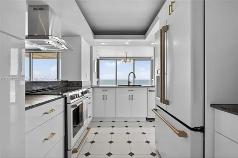2655 Collins Avenue Miami Beach FL 33140