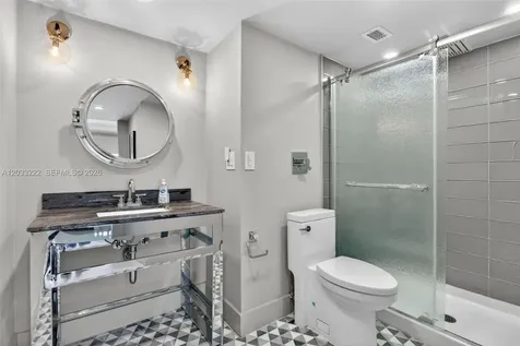 2655 Collins Avenue Miami Beach FL 33140
