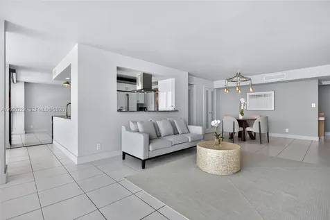 2655 Collins Avenue Miami Beach FL 33140