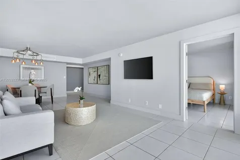 2655 Collins Avenue Miami Beach FL 33140