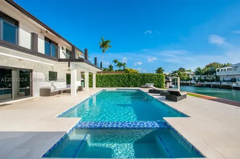 1942 NE 119th Road North Miami FL 33181