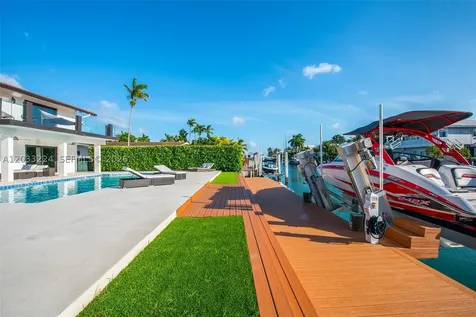 1942 NE 119th Road North Miami FL 33181