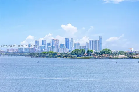 1625 Kennedy Causeway North Bay Village FL 33141