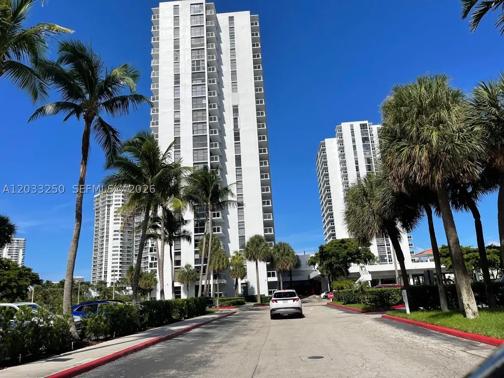 20505 E Country Club Drive Aventura FL 33180