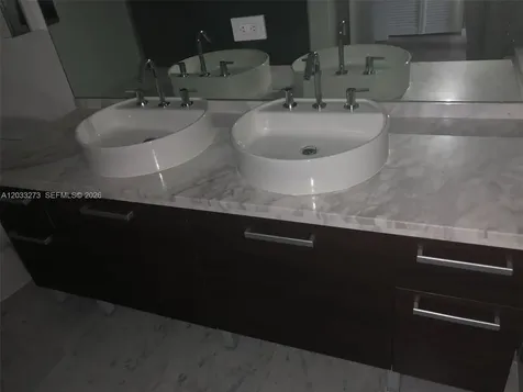 253 NE 2nd Street Miami FL 33132