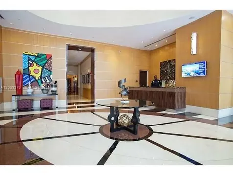 253 NE 2nd Street Miami FL 33132