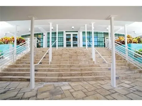 253 NE 2nd Street Miami FL 33132