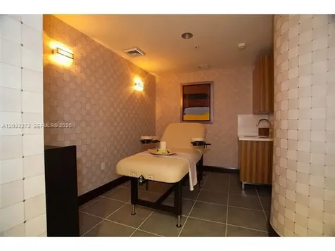 253 NE 2nd Street Miami FL 33132