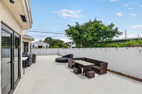 448 NW 15th Way Fort Lauderdale FL 33311