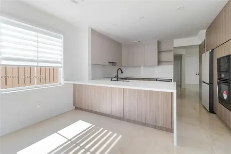 8551 NW 110th Avenue Doral FL 33178