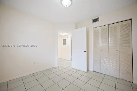 5490 W 21st Court Hialeah FL 33016