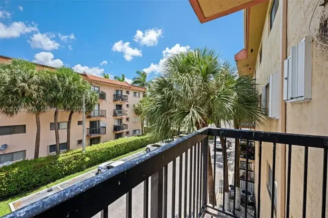 5490 W 21st Court Hialeah FL 33016