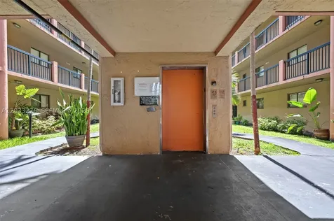 5490 W 21st Court Hialeah FL 33016