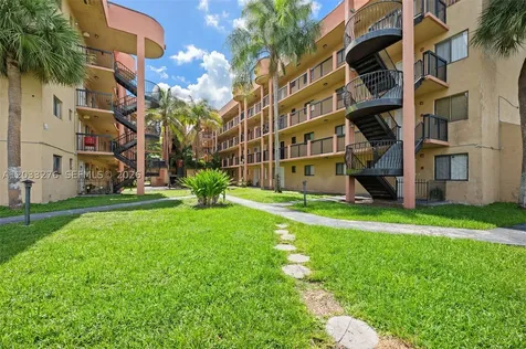 5490 W 21st Court Hialeah FL 33016