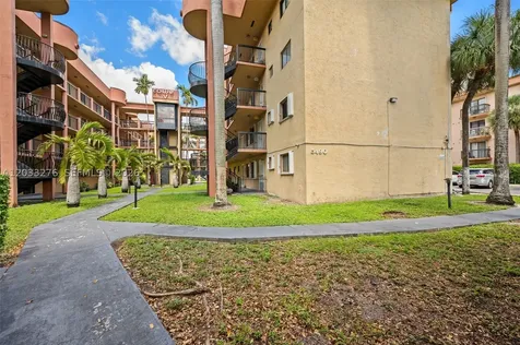 5490 W 21st Court Hialeah FL 33016