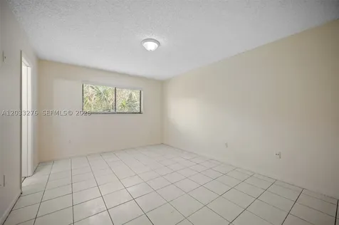 5490 W 21st Court Hialeah FL 33016