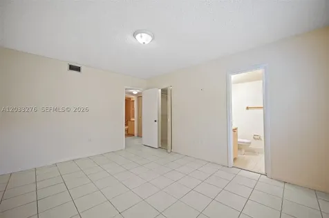 5490 W 21st Court Hialeah FL 33016