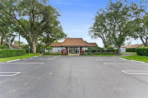 4148 N Palm Forest Drive N Delray Beach FL 33445