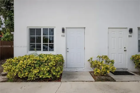 932 SW 6th Street Miami FL 33130