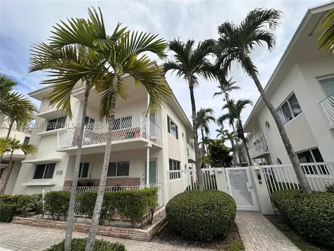 1100 Venetian Way Miami FL 33139