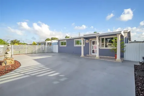 380 W 30th Street Hialeah FL 33012