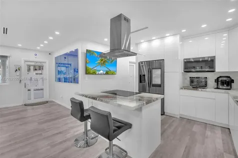 380 W 30th Street Hialeah FL 33012