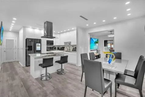 380 W 30th Street Hialeah FL 33012