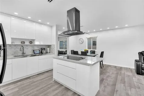 380 W 30th Street Hialeah FL 33012