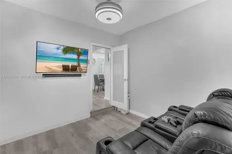 380 W 30th Street Hialeah FL 33012